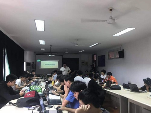 6.1五十五所工程師對學生和老師做崗前介紹1_副本.jpg