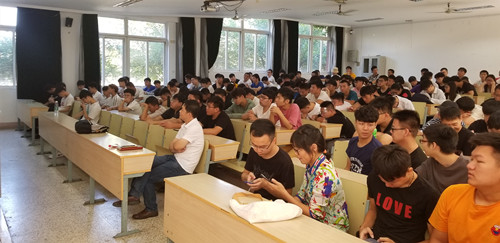 招聘會現場_副本.jpg
