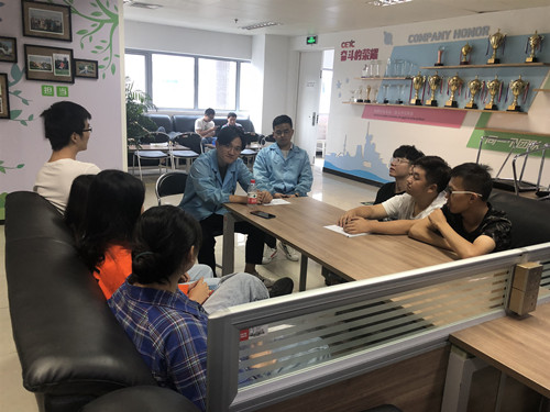 畢業生代表與同學們交流心得_副本.jpg